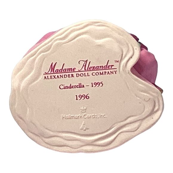 Hallmark Keepsake Ornament Collectors' Series Cinderella #1 Madame Alexander - Picture 4 of 5